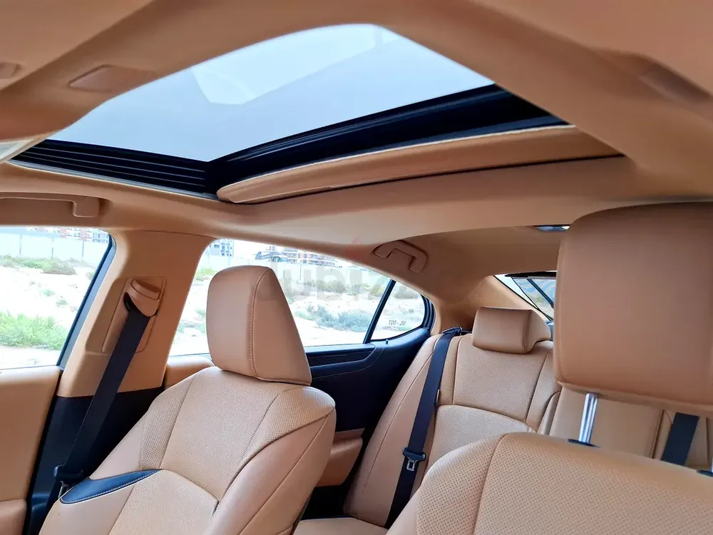 AED 1824/month | 2023 Lexus ES-Series ES 300h | GCC Specs | Ref#450560 - Image 12