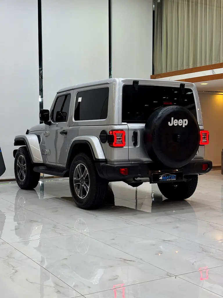 Jeep Wrangler Sahara Sport - Image 11