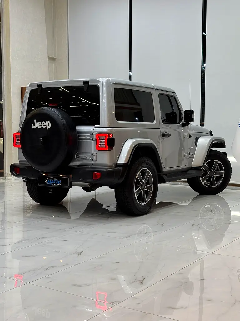 Jeep Wrangler Sahara Sport - Image 12