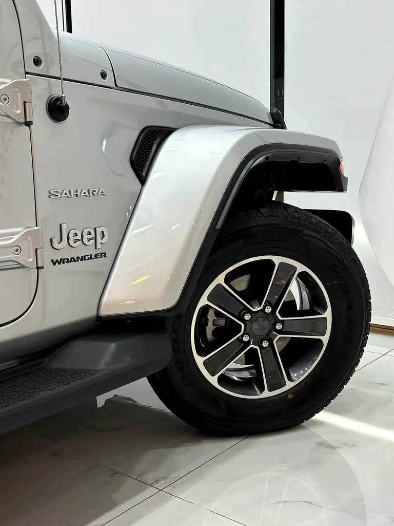 Jeep Wrangler Sahara Sport - Image 13