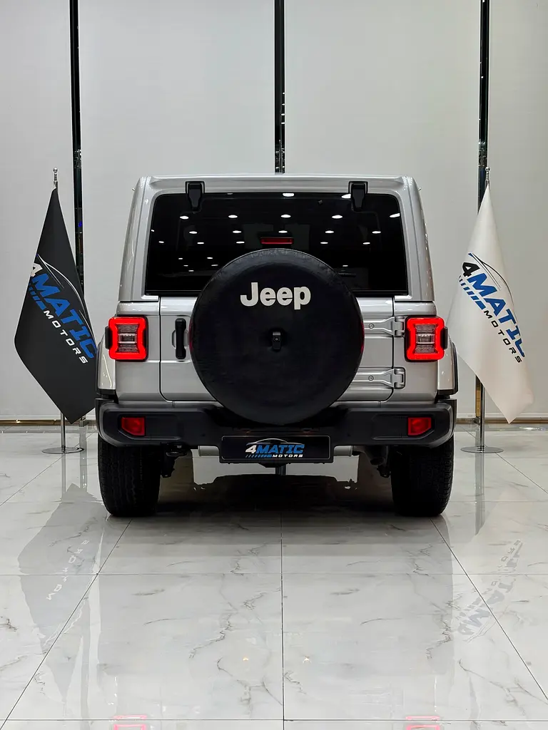 Jeep Wrangler Sahara Sport - Image 7