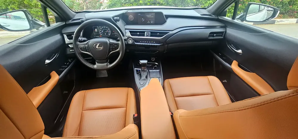 LEXUS UX200 FULL 0PTION MODEL 2022 G.C.C ACCIDENT FREE ORIGINAL PAINT - Image 9
