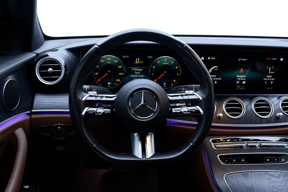 Mercedes-Benz E-Class E 300 4matic 2023 GCC Specs - Image 4