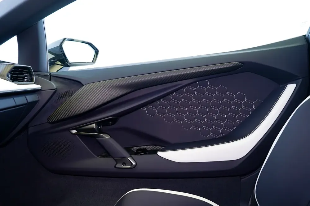 AD PERSONAM ALPHA | SPECIAL ORDER | DEALER SERVICE JUN 2028 | MATT CARBON INTERIOR | CARBON EXTERIOR - Image 12