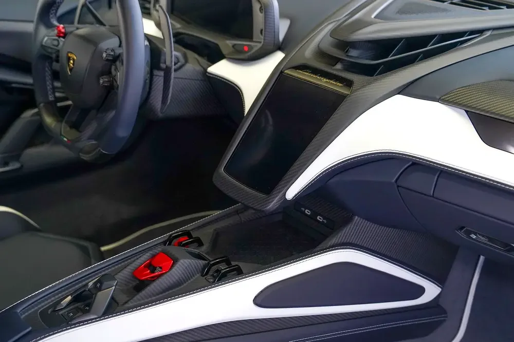 AD PERSONAM ALPHA | SPECIAL ORDER | DEALER SERVICE JUN 2028 | MATT CARBON INTERIOR | CARBON EXTERIOR - Image 13