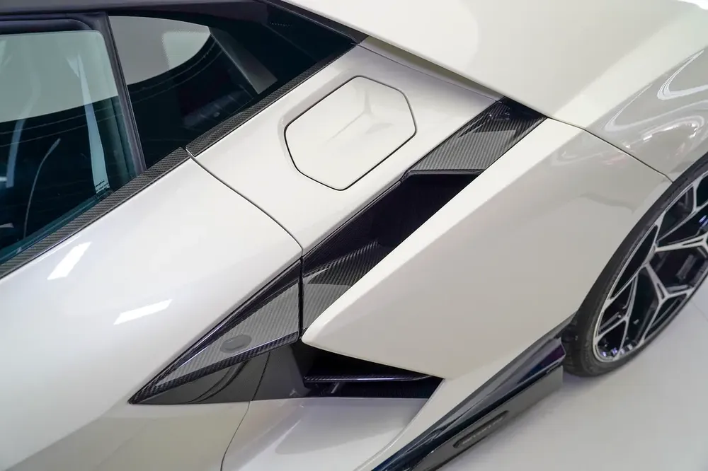 AD PERSONAM ALPHA | SPECIAL ORDER | DEALER SERVICE JUN 2028 | MATT CARBON INTERIOR | CARBON EXTERIOR - Image 18