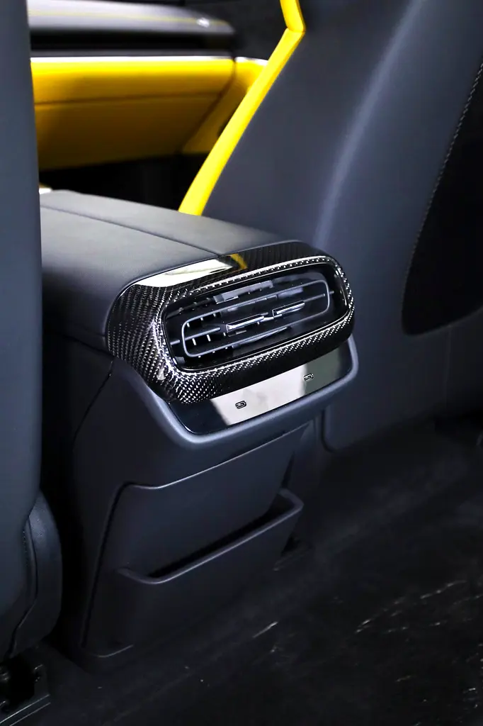 XIAOMI SU7 ULTRA FULLY LOADED + CARBON EXT / INT - Image 19