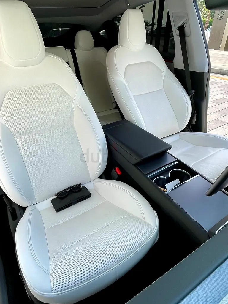 Y Premium Long Range Dual Motor/ GCC Spec/ Direct from owner/ One owner/ Tesla warranty - Image 15