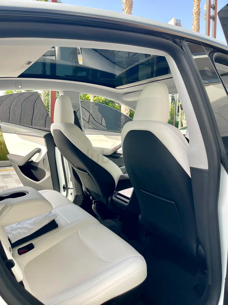 Y Premium Long Range Dual Motor/ GCC Spec/ Direct from owner/ One owner/ Tesla warranty - Image 16