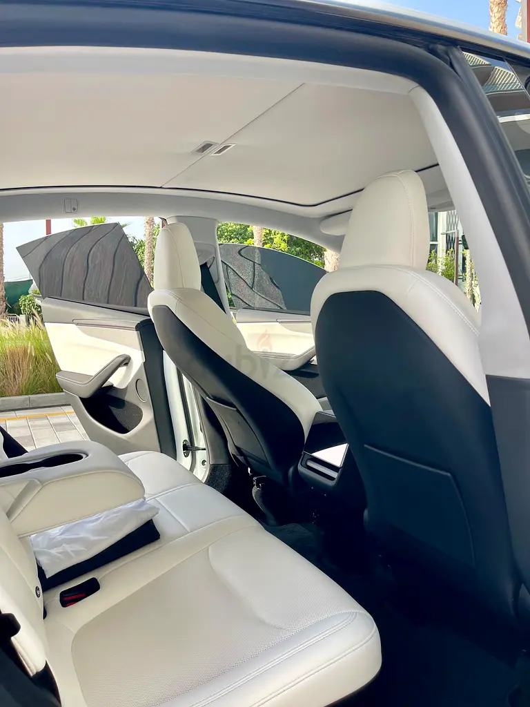 Y Premium Long Range Dual Motor/ GCC Spec/ Direct from owner/ One owner/ Tesla warranty - Image 17