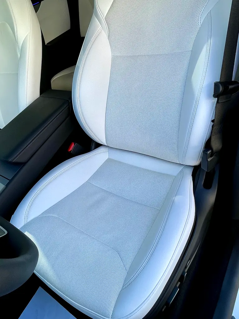 Y Premium Long Range Dual Motor/ GCC Spec/ Direct from owner/ One owner/ Tesla warranty - Image 18