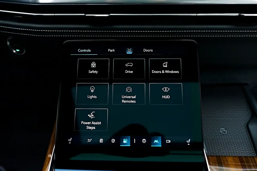 2025 Cadillac Escalade V I GCC I Warranty and service - Image 18