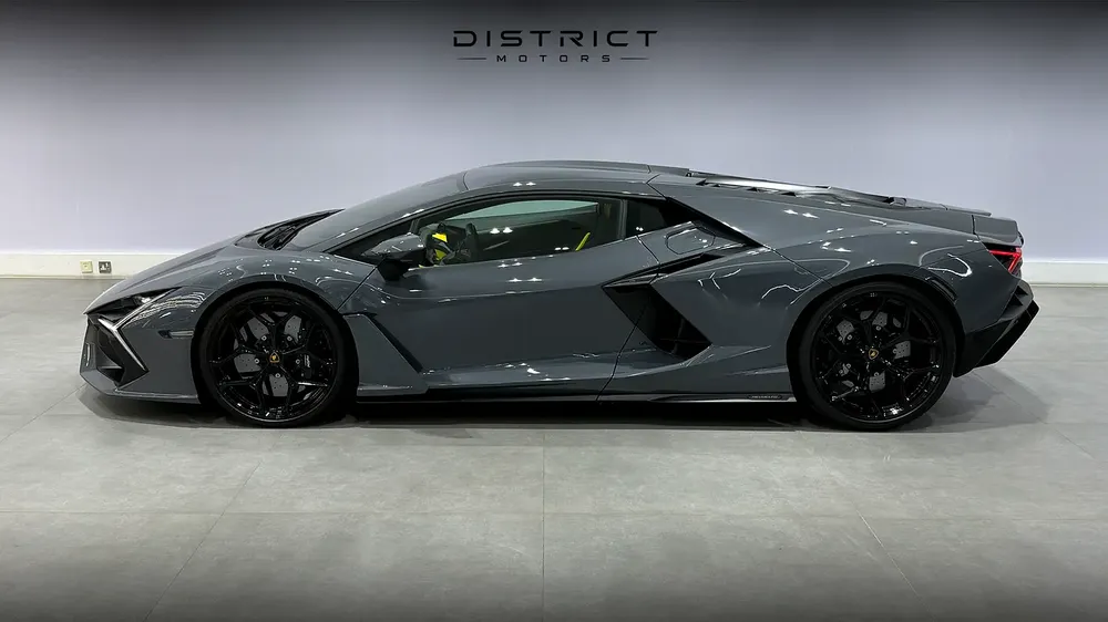Brand New 2025 Lamborghini Revuelto - Japanese Specs - Hybrid V12 Performance - Image 4