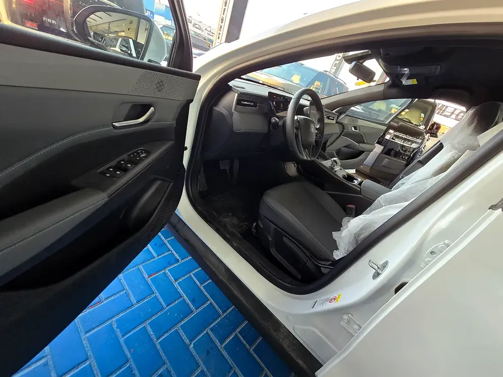 BYD Qin Plus DM-i 55KM Leading - Image 7