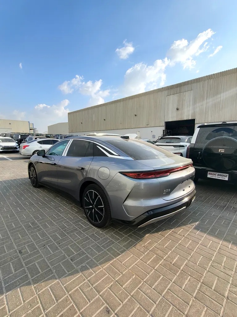 2025 BYD Han L EV 701KM Premium | Laser Radar | Luxury Electric Sedan - Image 4