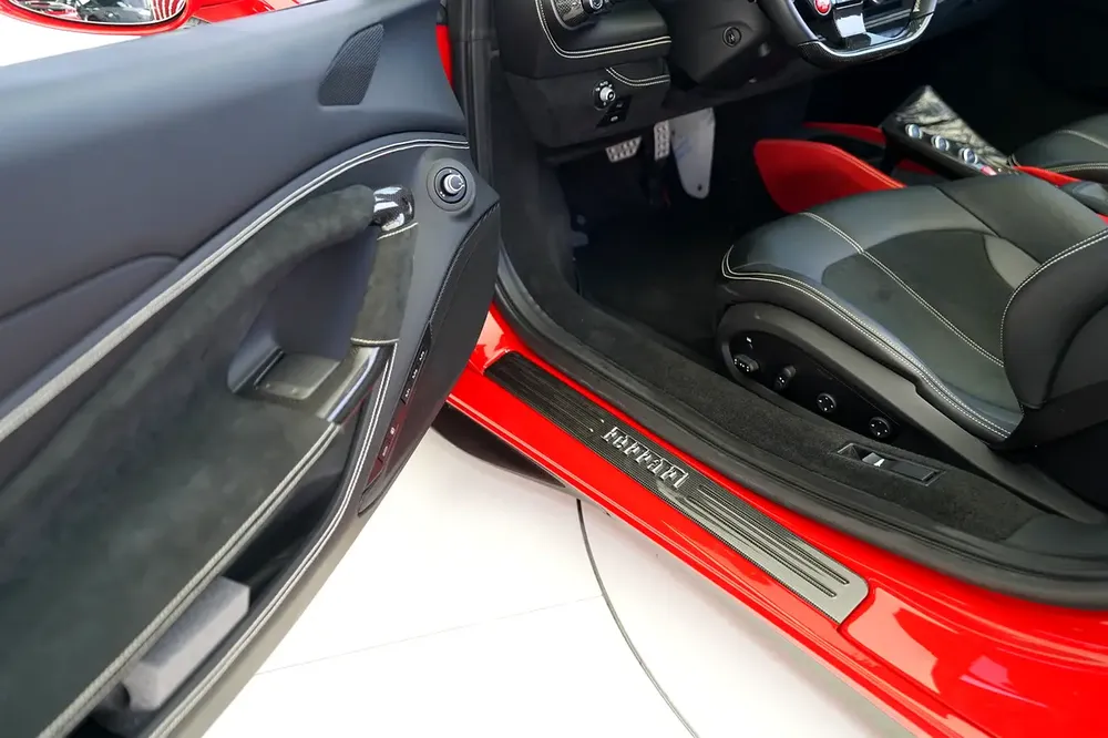 F8 SPIDER | CARBON INTERIOR | CARBON EXTERIOR | SERVICE CONTRAT TILL JULY 2029 - Image 10