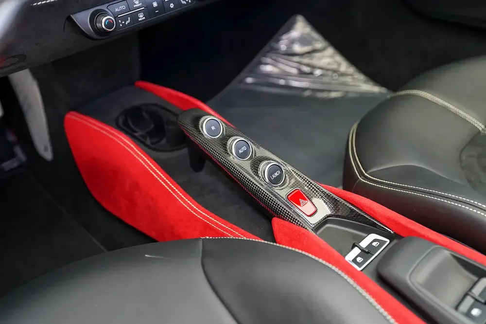 F8 SPIDER | CARBON INTERIOR | CARBON EXTERIOR | SERVICE CONTRAT TILL JULY 2029 - Image 14