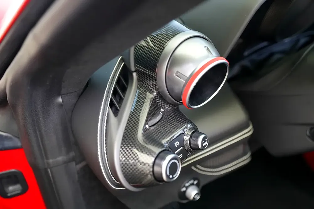 F8 SPIDER | CARBON INTERIOR | CARBON EXTERIOR | SERVICE CONTRAT TILL JULY 2029 - Image 17