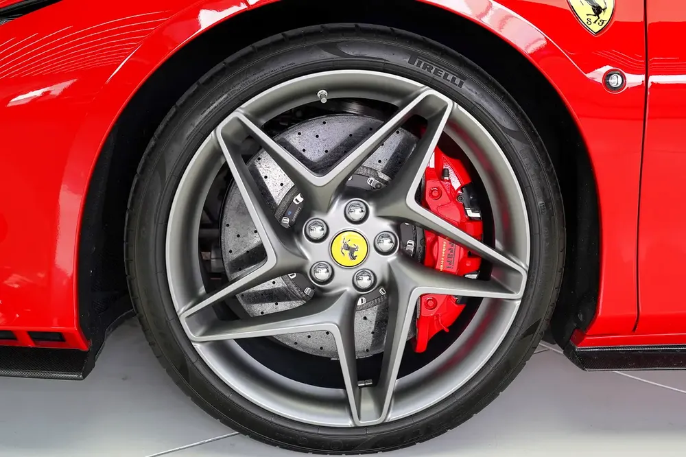 F8 SPIDER | CARBON INTERIOR | CARBON EXTERIOR | SERVICE CONTRAT TILL JULY 2029 - Image 6