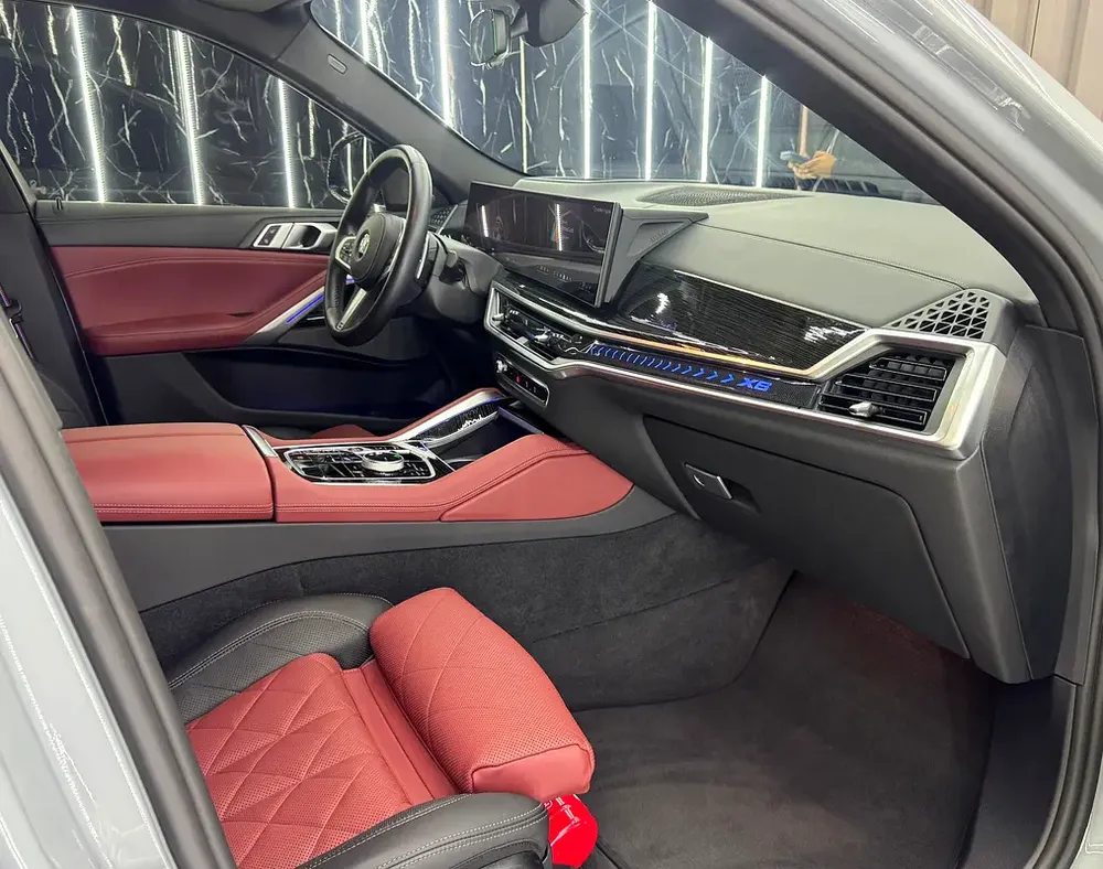 2024 BMW X6 M40i, 2028 BMW Warranty + Service Pack, Fully Loaded, Very Low Kms, GCC - Image 11