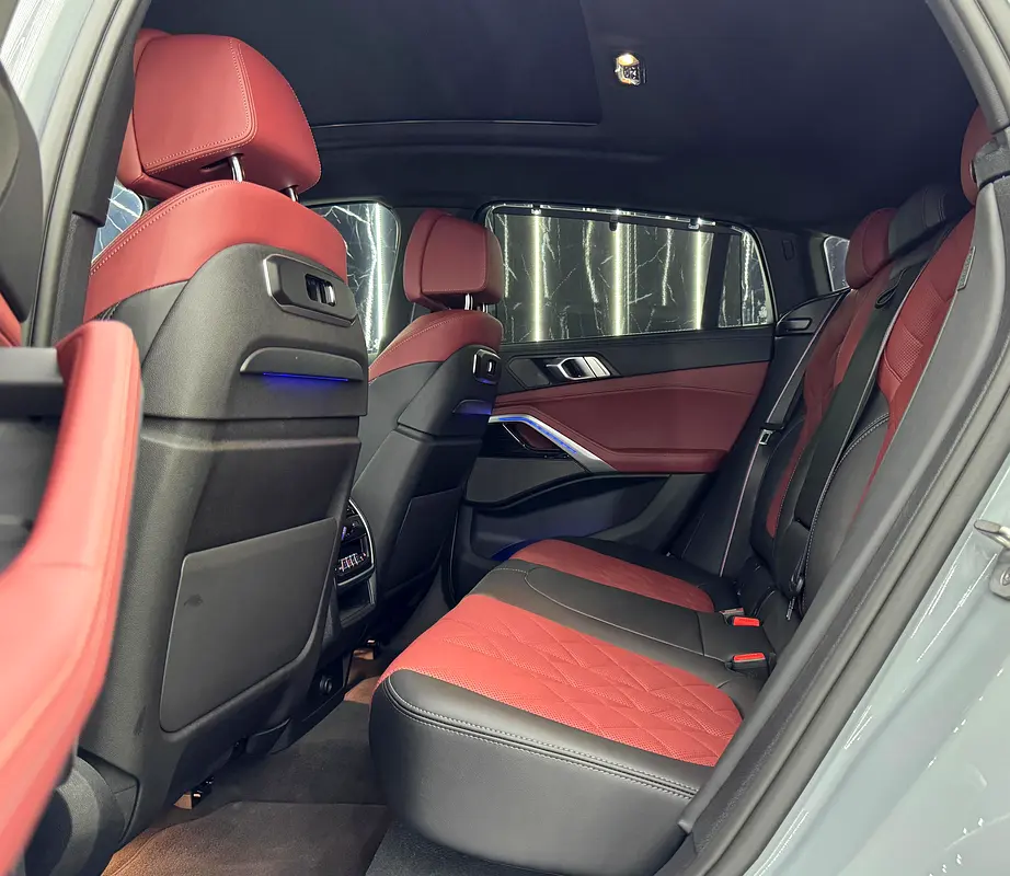 2024 BMW X6 M40i, 2028 BMW Warranty + Service Pack, Fully Loaded, Very Low Kms, GCC - Image 16