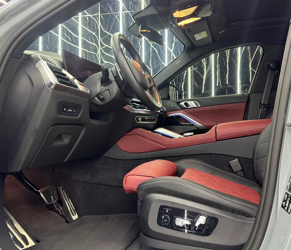 2024 BMW X6 M40i, 2028 BMW Warranty + Service Pack, Fully Loaded, Very Low Kms, GCC - Image 8