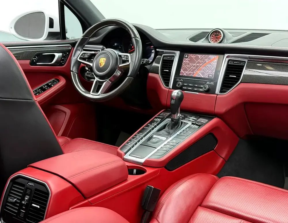 2017 Porsche Macan GTS, 2027 Porsche Warranty, Full Porsche Service History, Fully Loaded, GCC - Image 11