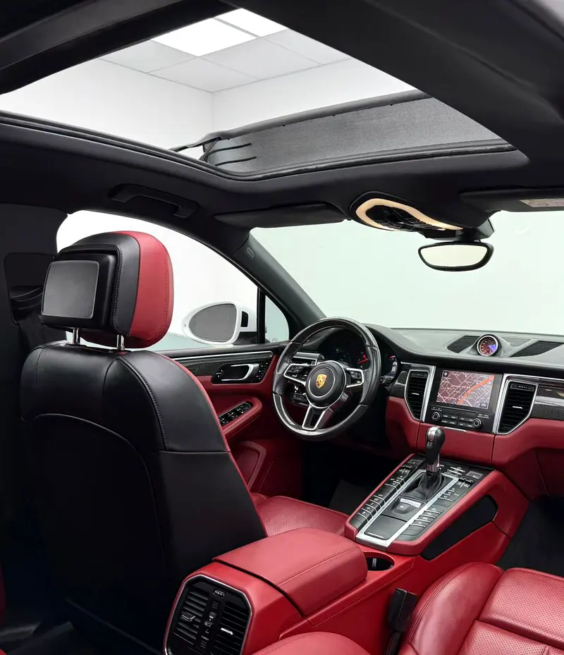 2017 Porsche Macan GTS, 2027 Porsche Warranty, Full Porsche Service History, Fully Loaded, GCC - Image 12