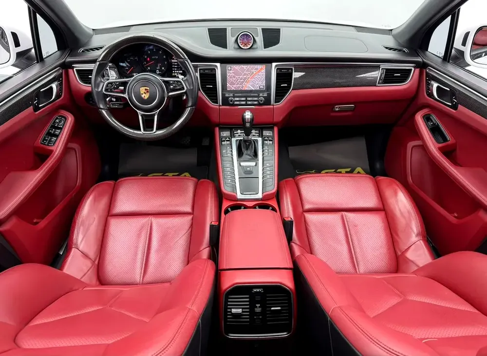 2017 Porsche Macan GTS, 2027 Porsche Warranty, Full Porsche Service History, Fully Loaded, GCC - Image 13