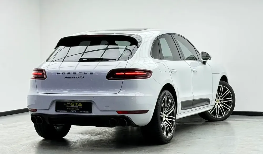 2017 Porsche Macan GTS, 2027 Porsche Warranty, Full Porsche Service History, Fully Loaded, GCC - Image 4