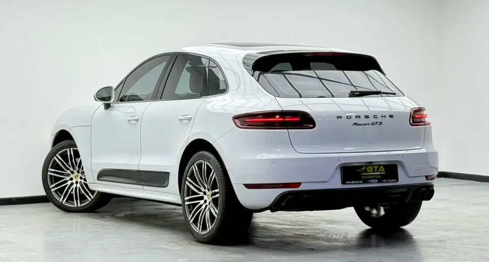 2017 Porsche Macan GTS, 2027 Porsche Warranty, Full Porsche Service History, Fully Loaded, GCC - Image 6