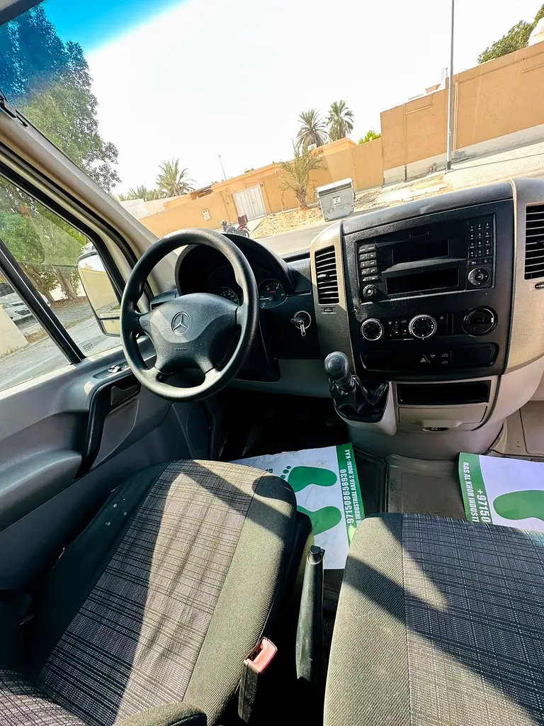 Mercedes Benz Sprinter 2016 Caravan Pet Grooming - Image 9