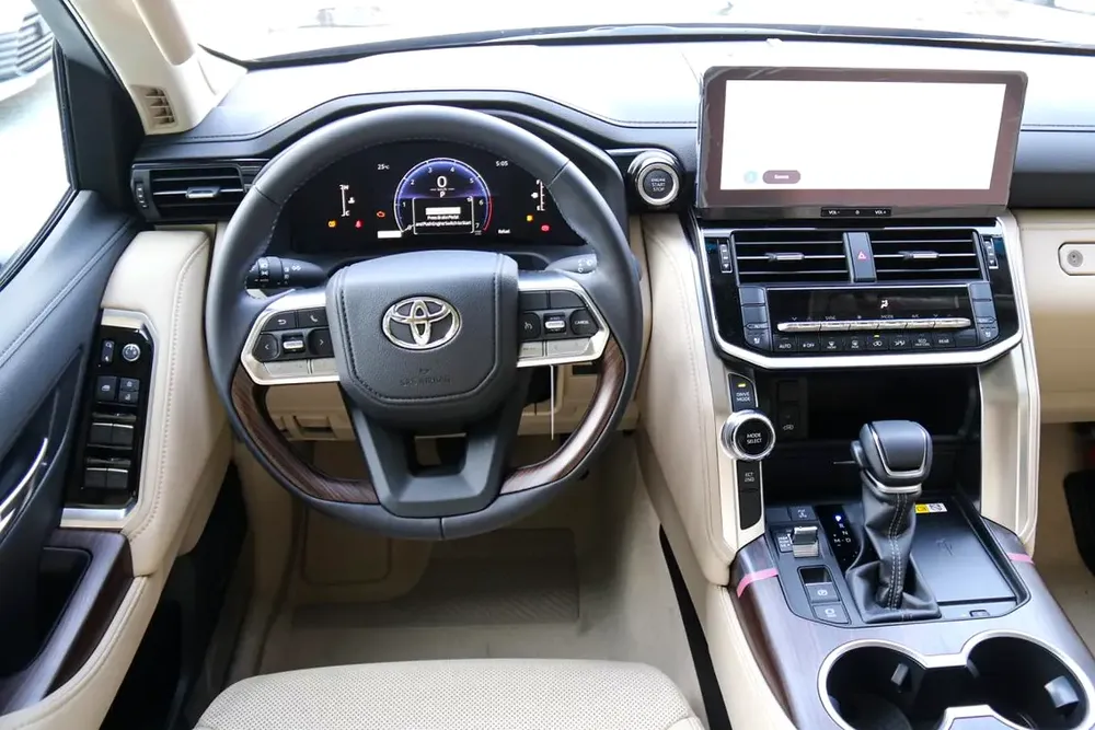 LAND CRUISER GXR V6 TURBO AX2-310 2026 - Export - Image 9