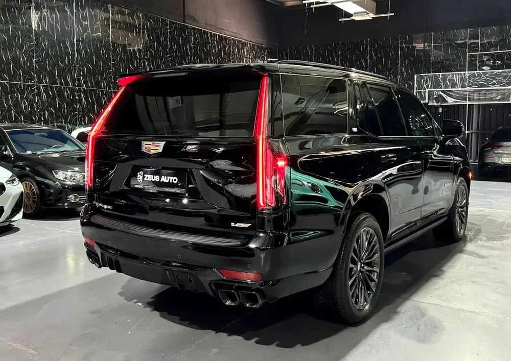 2024 Cadillac Escalade V | GCC | Supercharged V8 | Low Mileage | Warranty 100k Kms | Service 2028 - Image 4