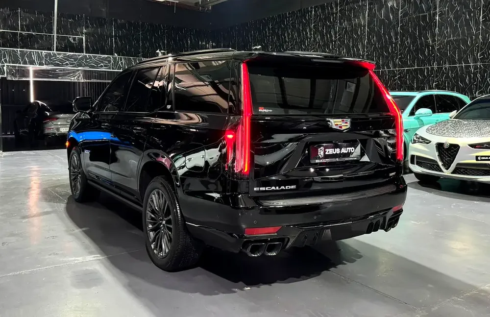 2024 Cadillac Escalade V | GCC | Supercharged V8 | Low Mileage | Warranty 100k Kms | Service 2028 - Image 5