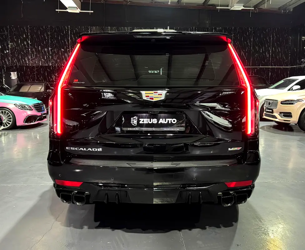 2024 Cadillac Escalade V | GCC | Supercharged V8 | Low Mileage | Warranty 100k Kms | Service 2028 - Image 8