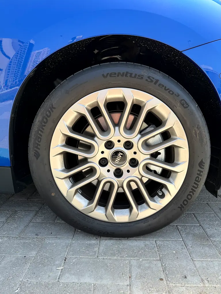 2025 Mini SE Electric. 3 Years Warranty/ 4 Years Free Service. Free Insurance/ Free Window tint - Image 6