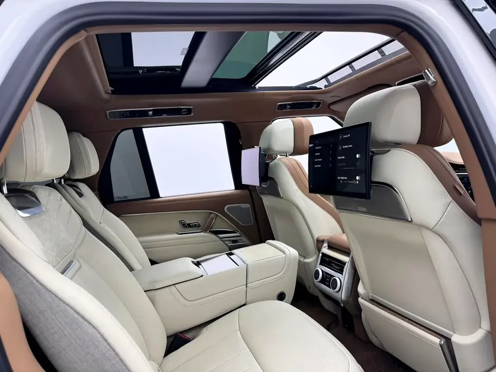 2023 Range Rover SV, Land Rover Warranty+Full Service History, GCC - Image 15