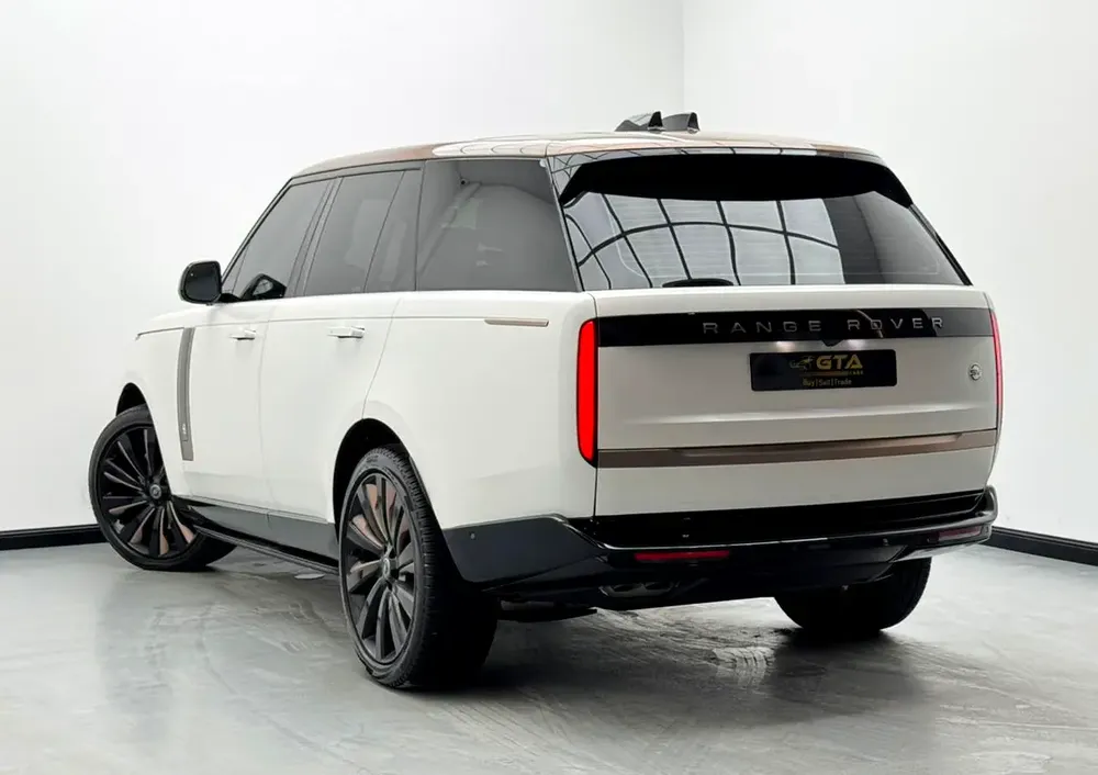 2023 Range Rover SV, Land Rover Warranty+Full Service History, GCC - Image 4