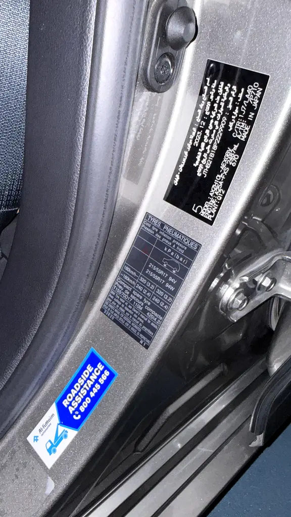 Lexus ES 300h 2023 - Image 18