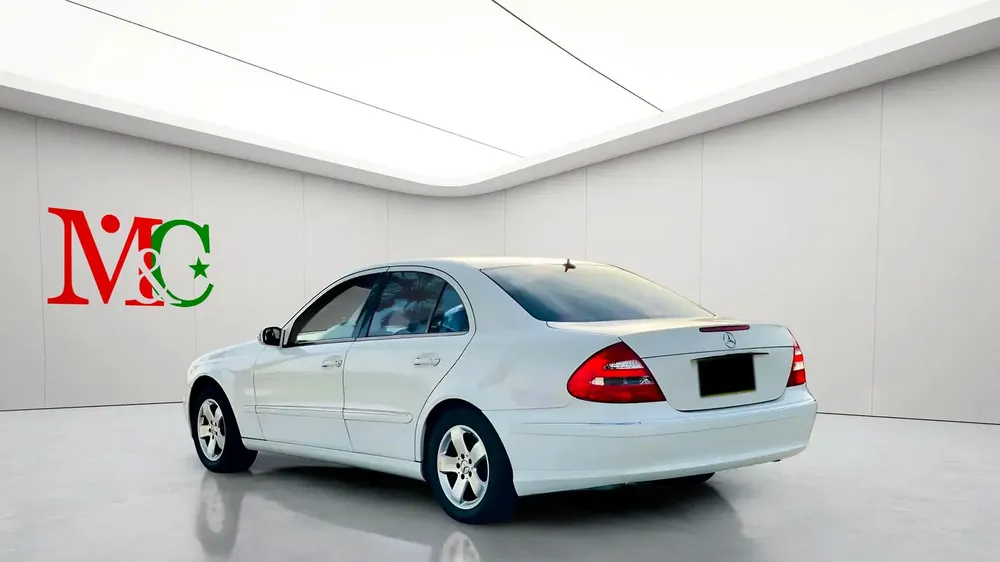 BENZ E240 | V6 | CLEAN CAR FRESH JAPAN IMPORT - Image 4