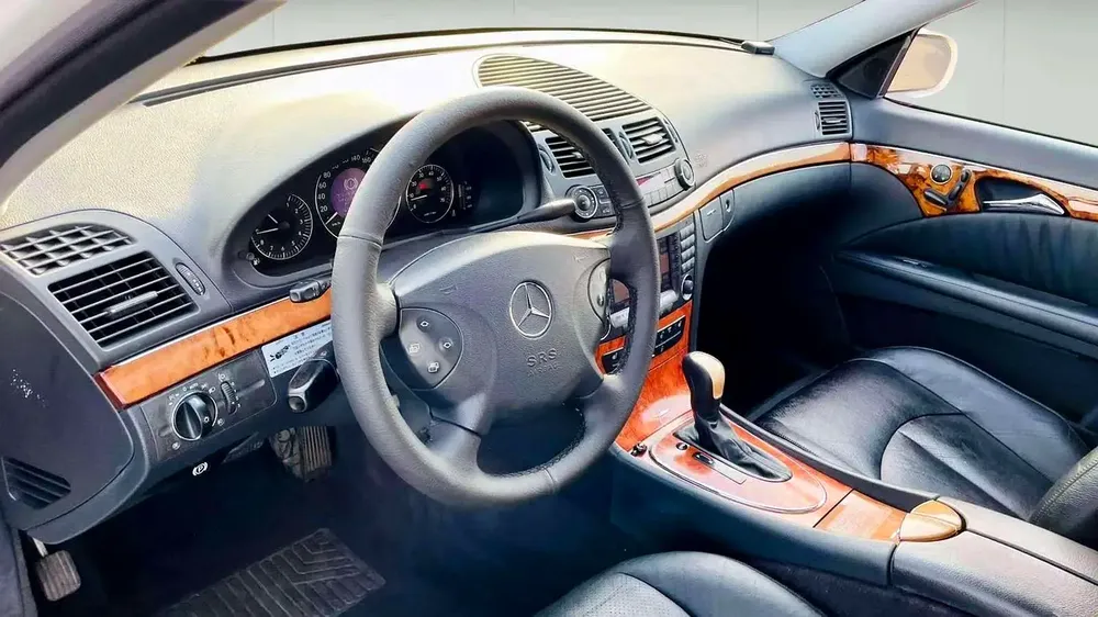 BENZ E240 | V6 | CLEAN CAR FRESH JAPAN IMPORT - Image 9