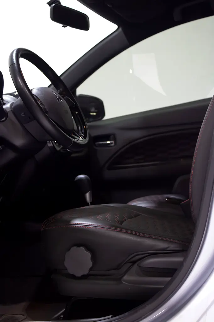 2018 Mitsubishi Attrage GLX | GCC Specs | Midline | Excellent Condition - Image 6