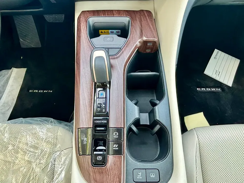 Toyota Crown Platinum 2026 - GCC Specs - Brand New - Image 10