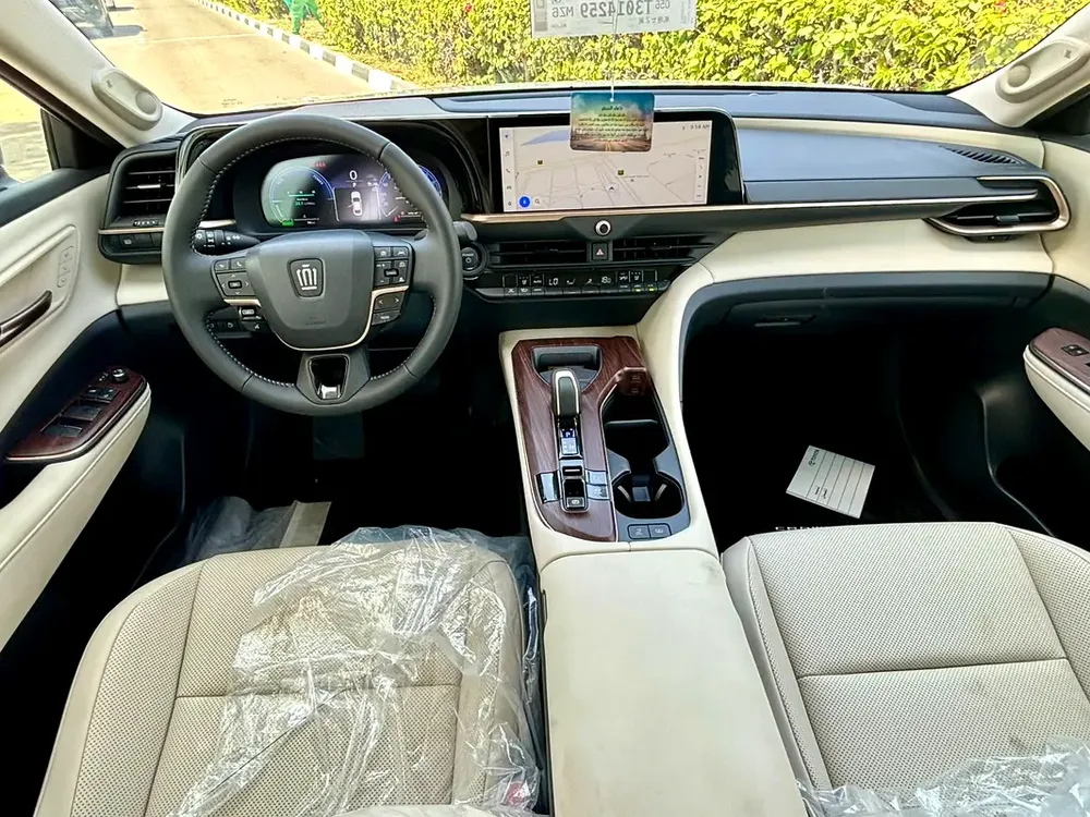 Toyota Crown Platinum 2026 - GCC Specs - Brand New - Image 7