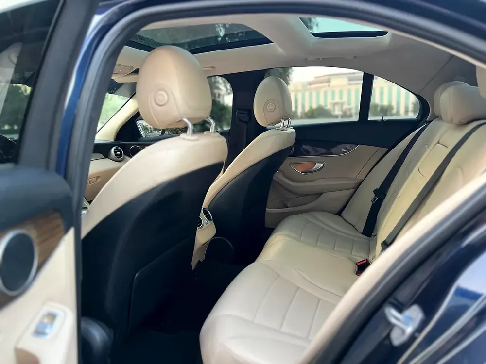Mercedes-Benz C300 2019 - American Specs - GCC Stock - Image 9