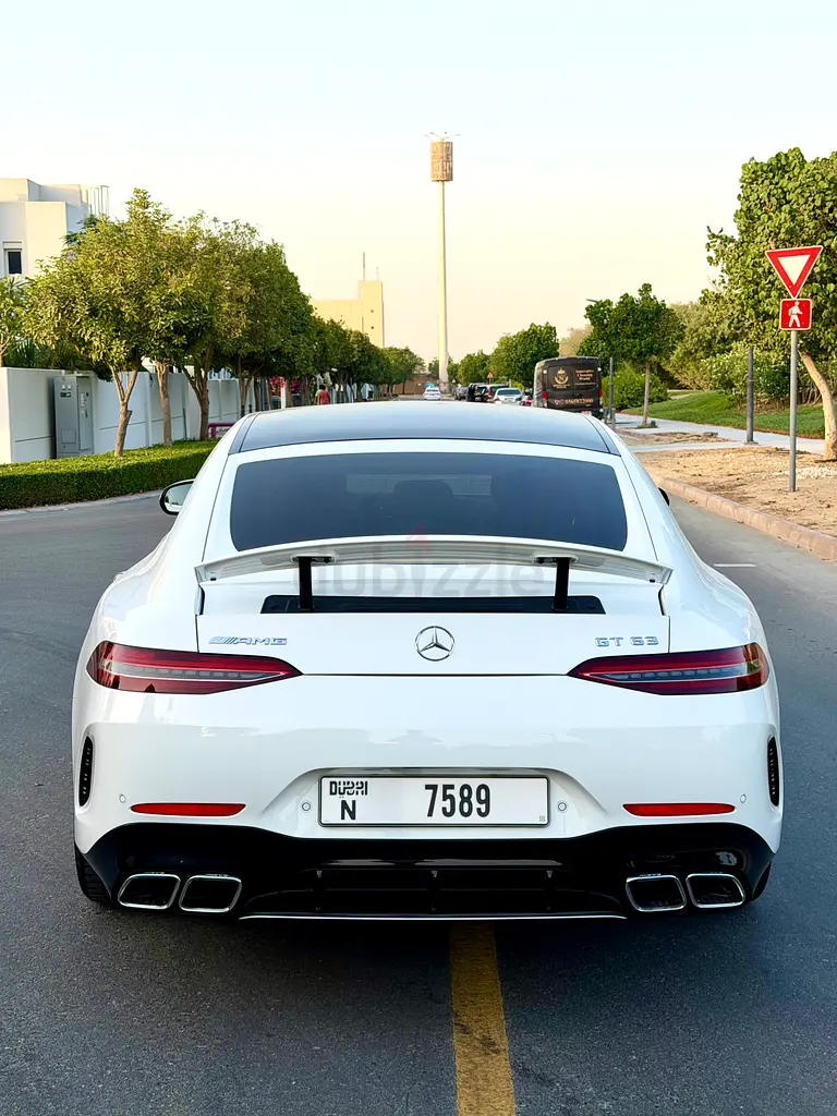 Under warranty + service Mercedes-Benz GT 63 AMG GCC specifications 2024 model - Image 4