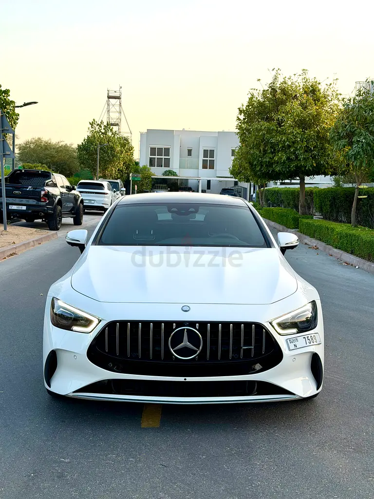 Under warranty + service Mercedes-Benz GT 63 AMG GCC specifications 2024 model - Image 8