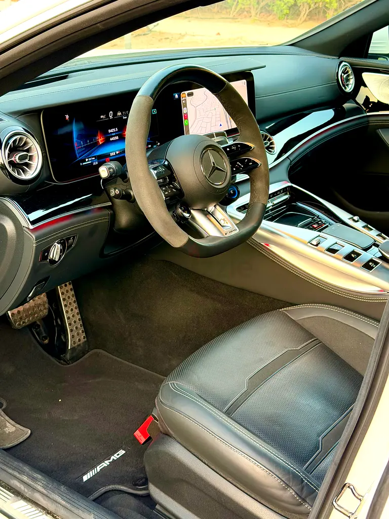 Under warranty + service Mercedes-Benz GT 63 AMG GCC specifications 2024 model - Image 9