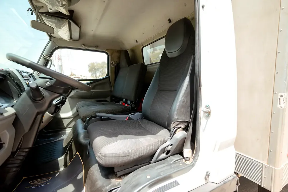 Mitsubishi Canter 0° Temperature (Dairy Products) | Diesel | GCC Specs | Ref#M41565 - Image 9